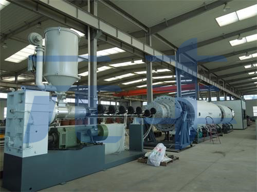 外護(hù)管擠出機(jī)